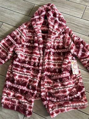 Women Plush Hooded Puffer Jacket in Burgundy and Pink